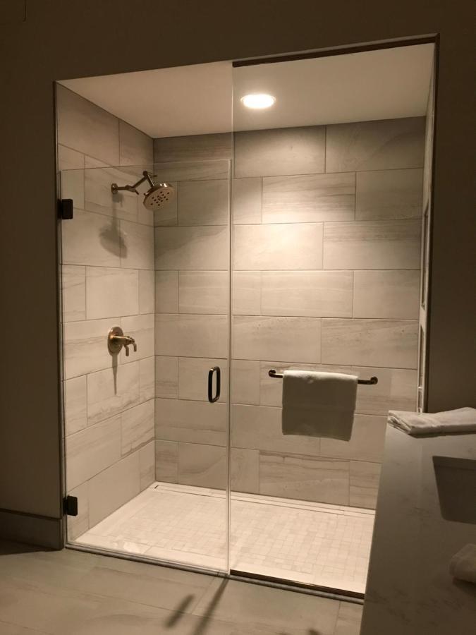 The Inn At Meadowbrook โอเวอร์แลนด์พาร์ค ภายนอก รูปภาพ