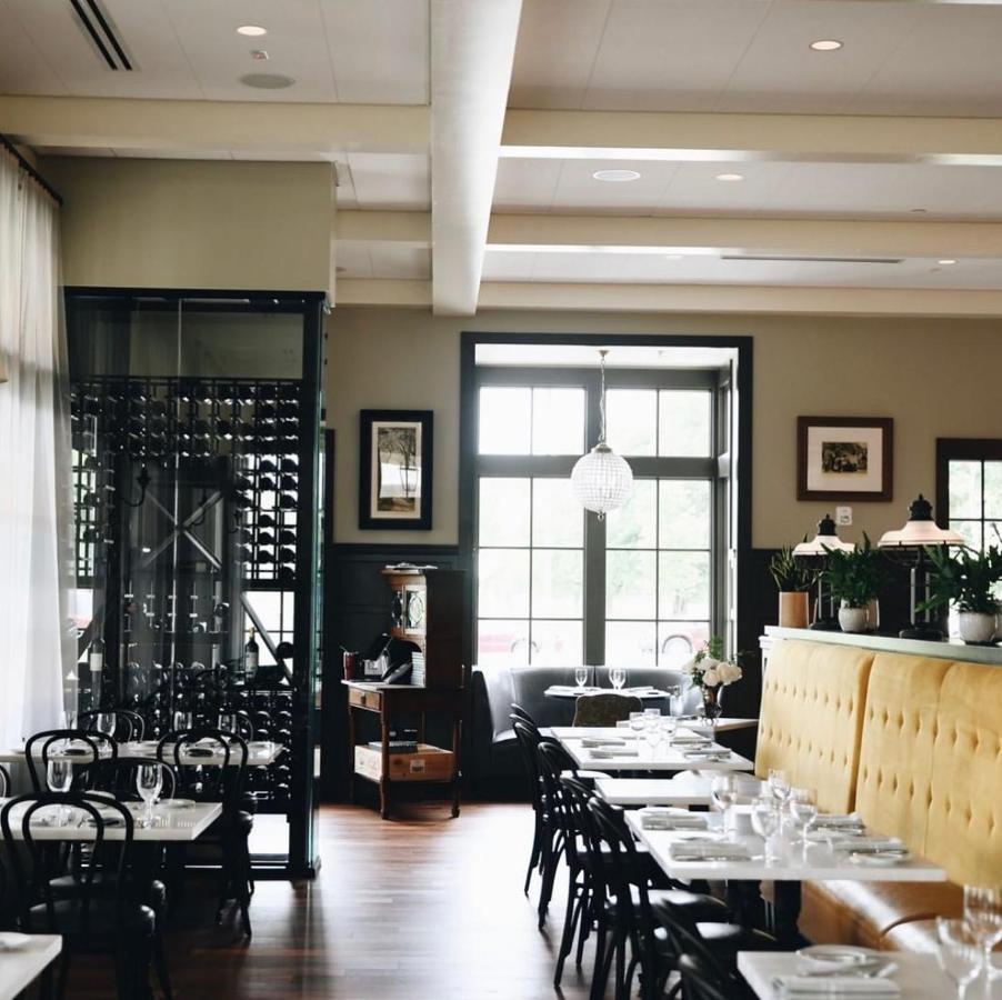 The Inn At Meadowbrook โอเวอร์แลนด์พาร์ค ภายนอก รูปภาพ